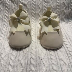Elegant Cream Baby Shoes with Bow